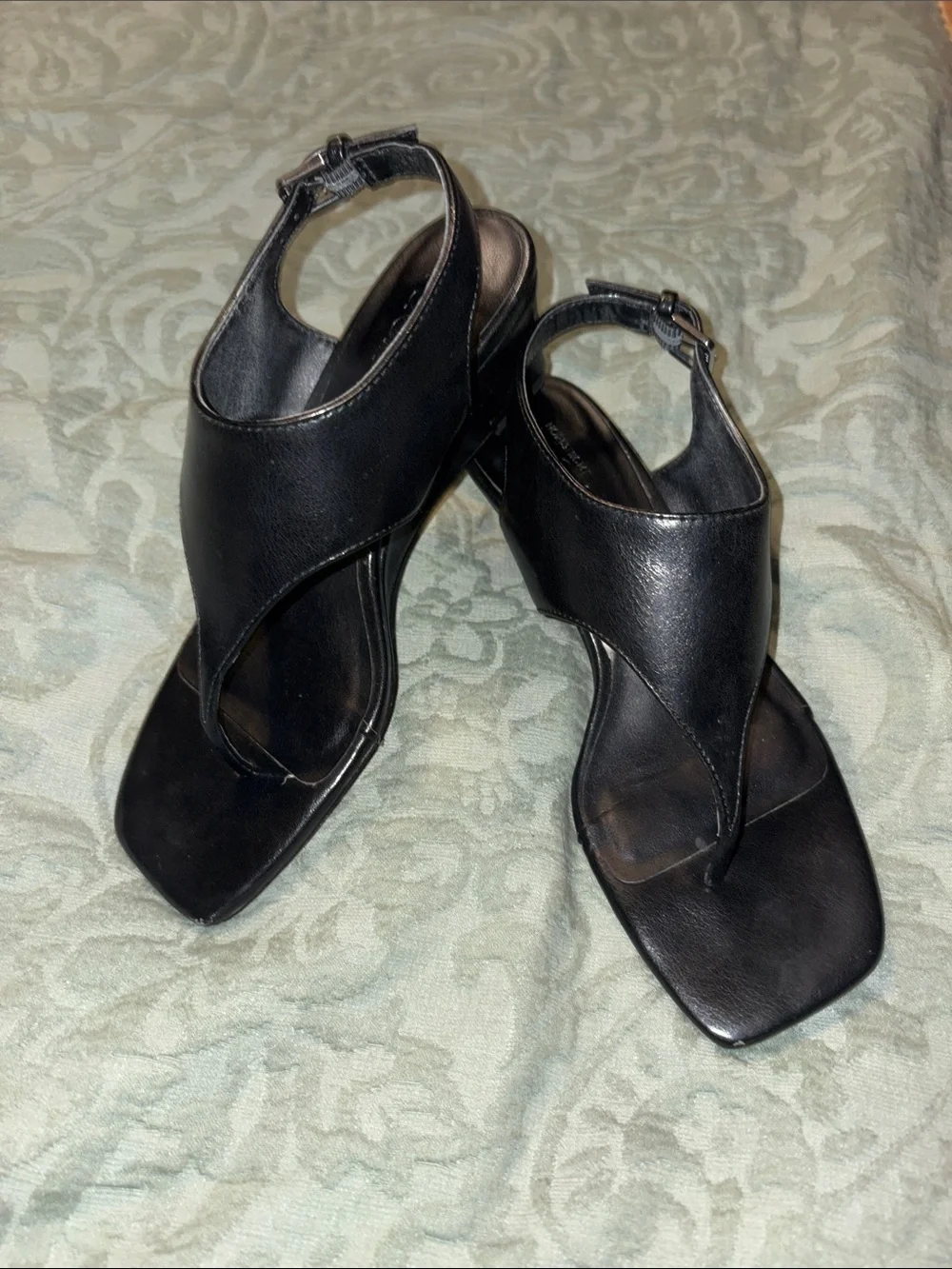 Black Nordstrom Rack 2 inch heeled sandals size 5M